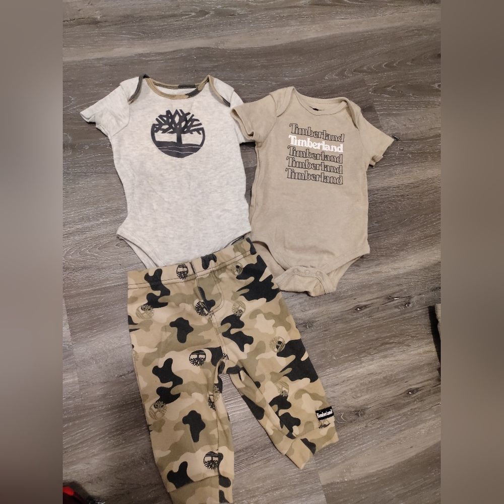 Timberland Baby Onesies and Camo Pants 3 Piece Set. Size 6-9 Months.